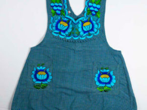 hand-embroidered-aprons-001