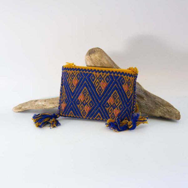 amantli-beautiful-handmade-handwoven-mexican-leather-textile-coin-pouches-01